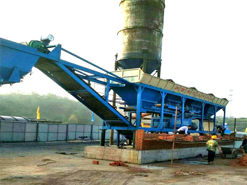 小型移動式水穩(wěn)機，300型水穩(wěn)站廠家型號規(guī)格參數介紹，可以選！
